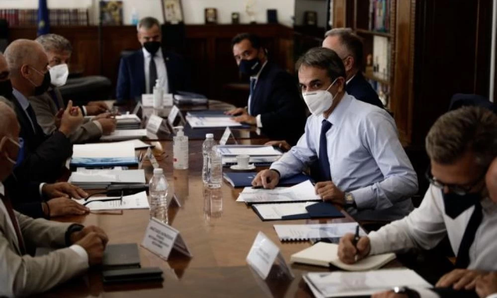 Στο δρόμο για τη ΔΕΘ Μητσοτάκης και πολιτικοί αρχηγοί – Στο επίκεντρο των εξαγγελιών οι νέοι